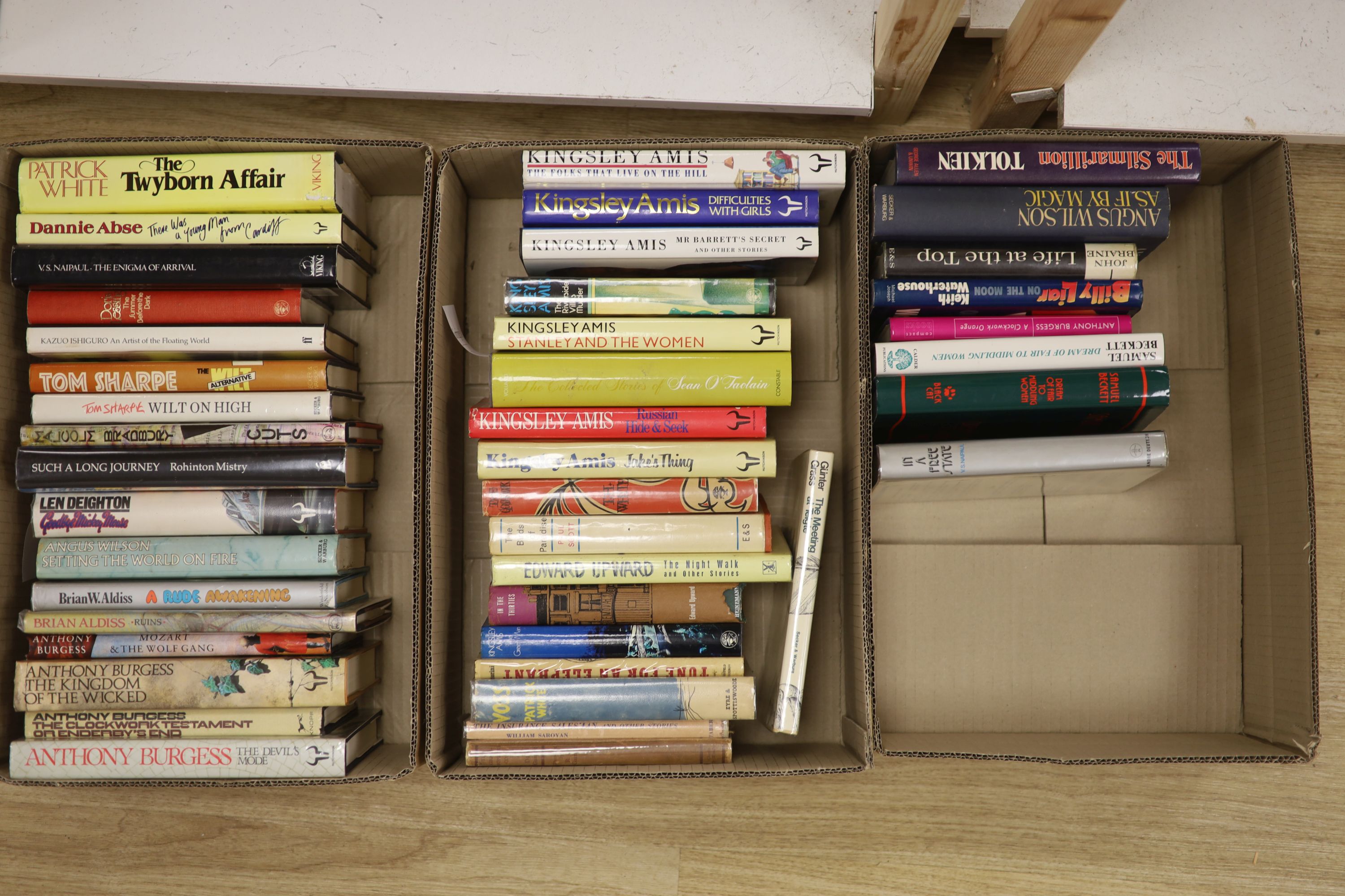 Novels (English). A selection of (mostly) later 20th century first editions in d/wrappers